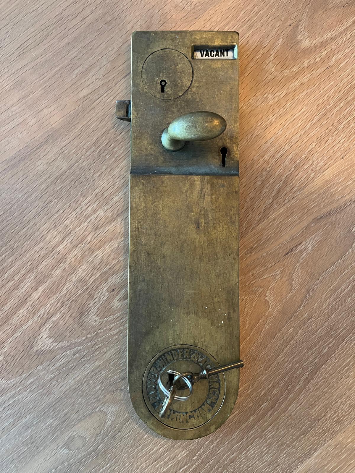 Cerradura antigua para puerta de baño con monedas Parker Winder & Achurch Birmingham